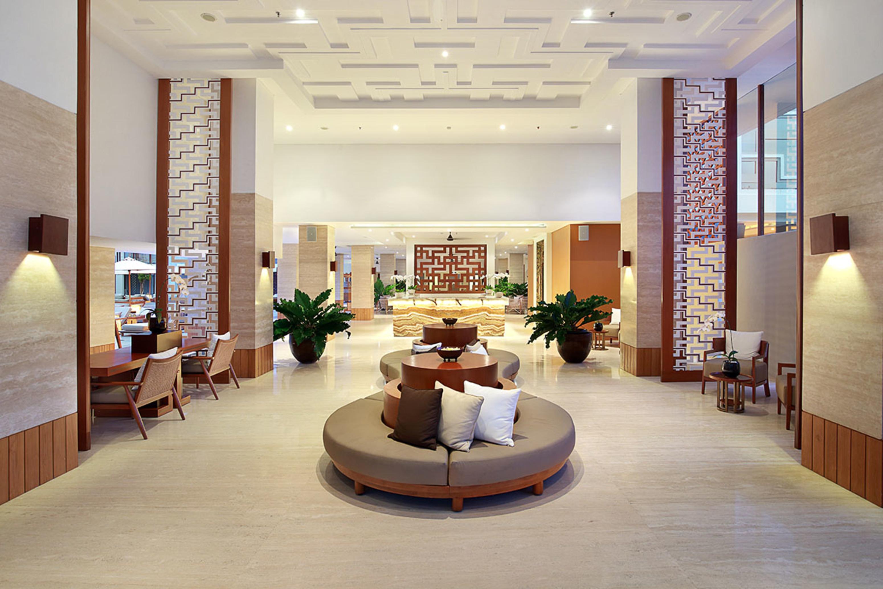 The Bandha & Hotel Legian (Bali)