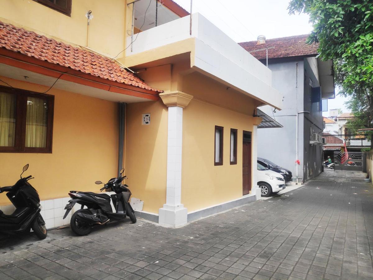 Hotel Oyo 91112 Tara Kost Legian (Bali)