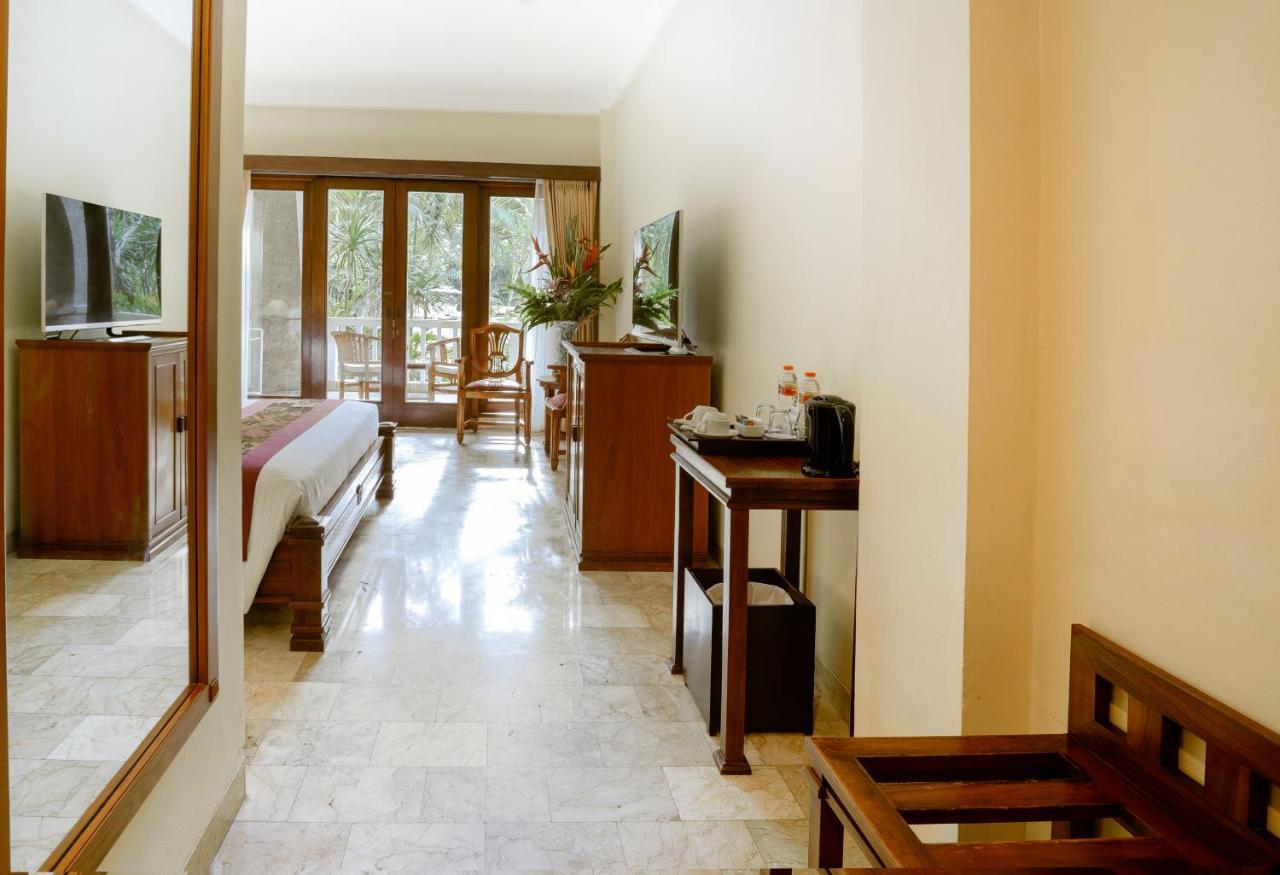 Kumala Pantai Hotel Legian