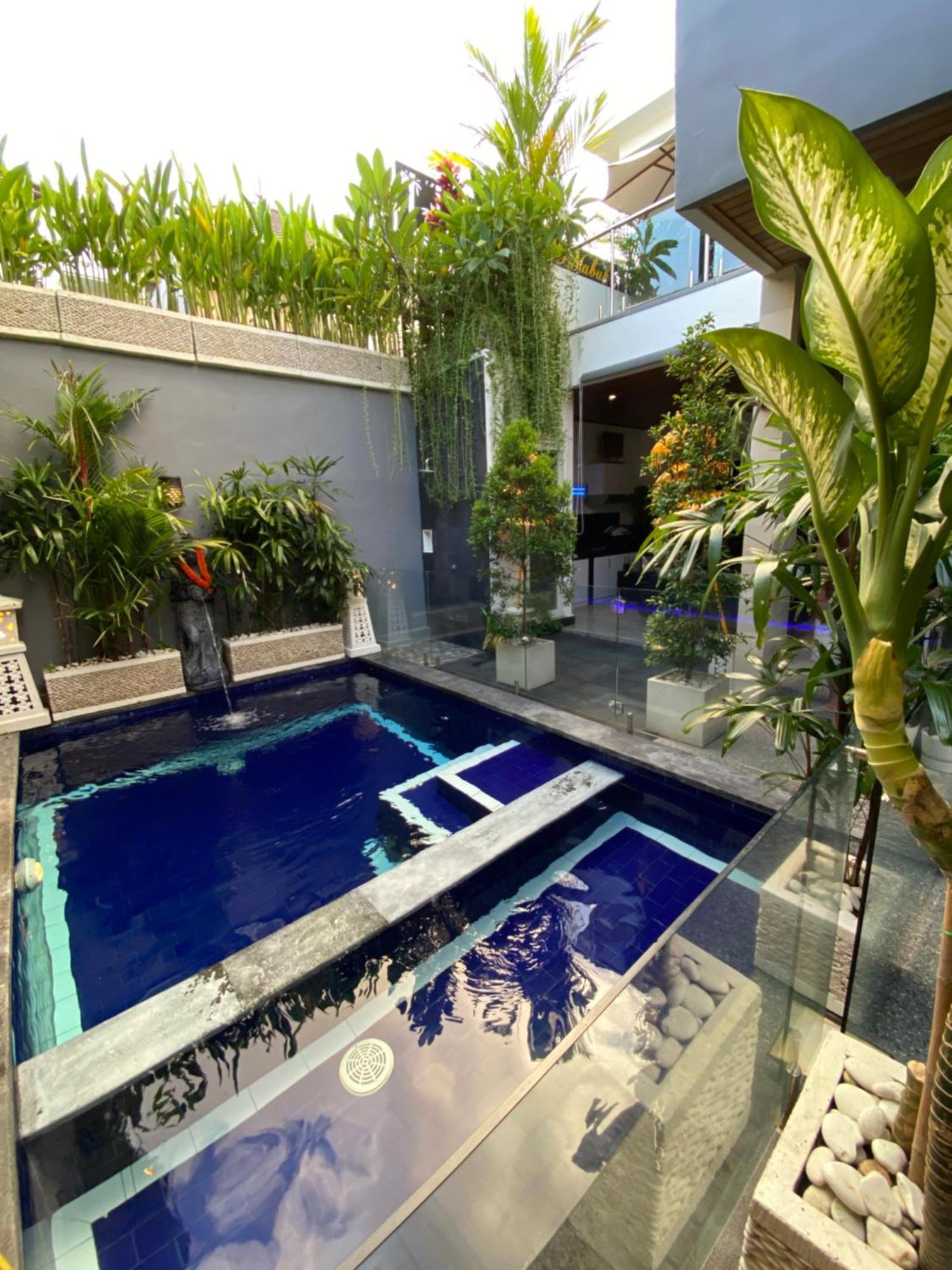 Mabuk Villa *