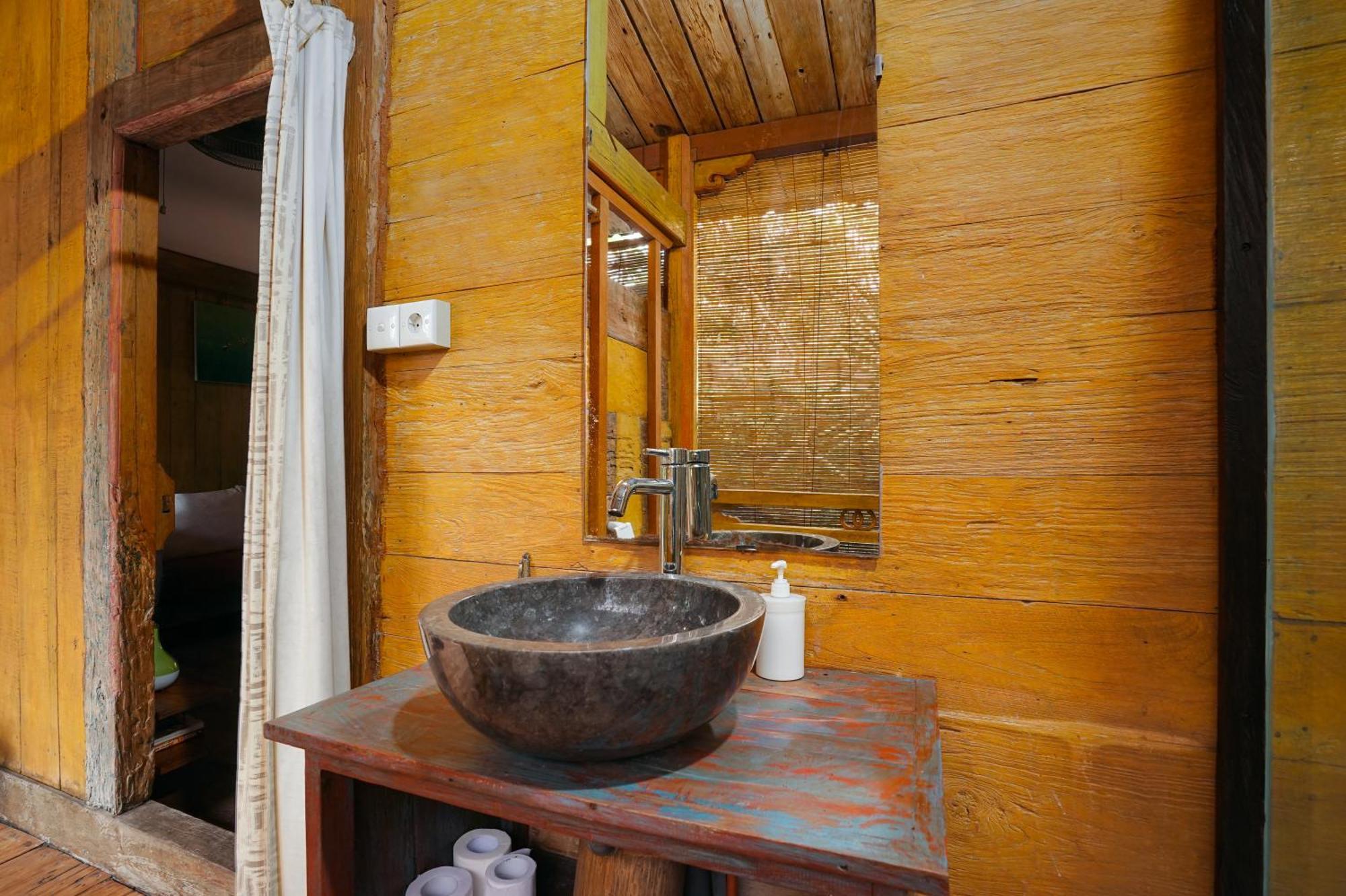 Pousada Pagoda, Sumptuous 4br With Tropical Vibes In Seminyak *