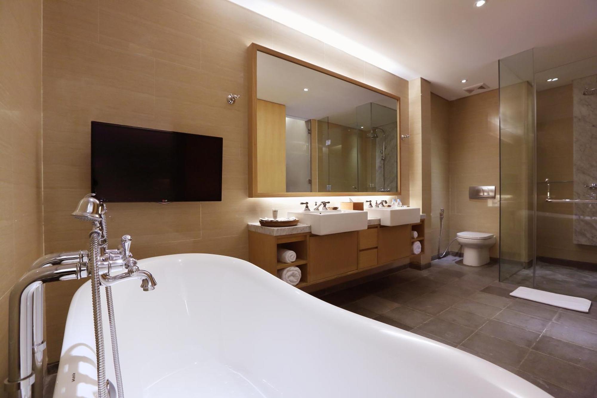 Ossotel Hotel 4*