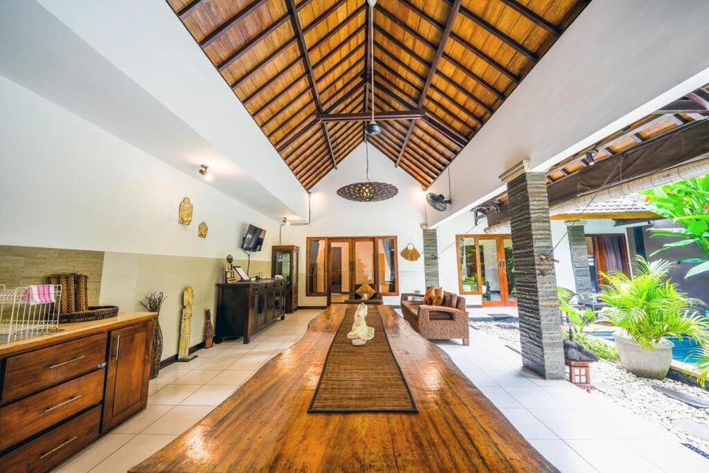 Villa Jes - 4 Bedroom - Legian (Bali)