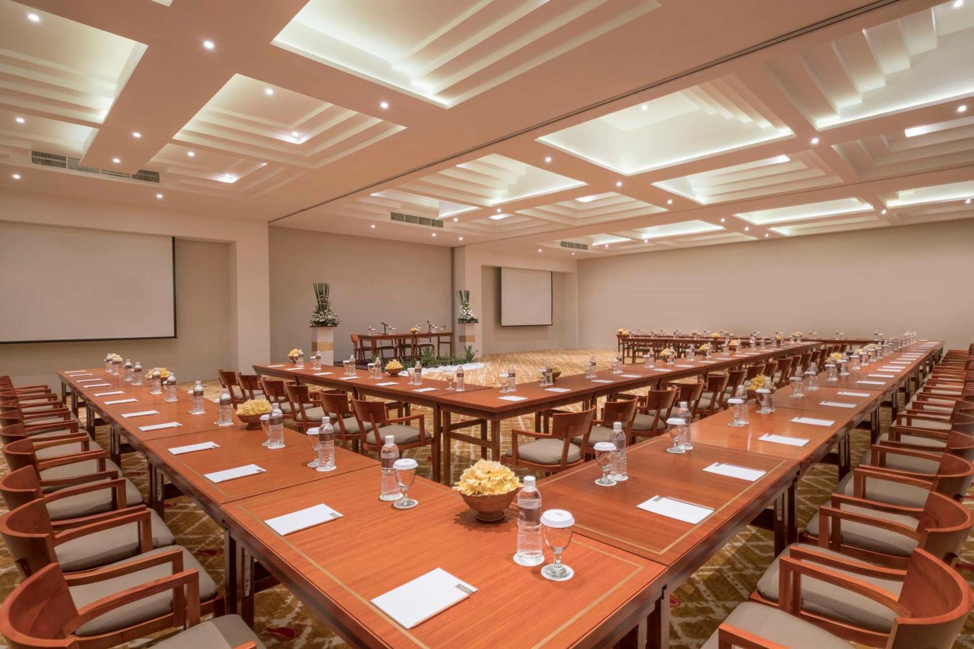 Hotel The Bandha & 5*