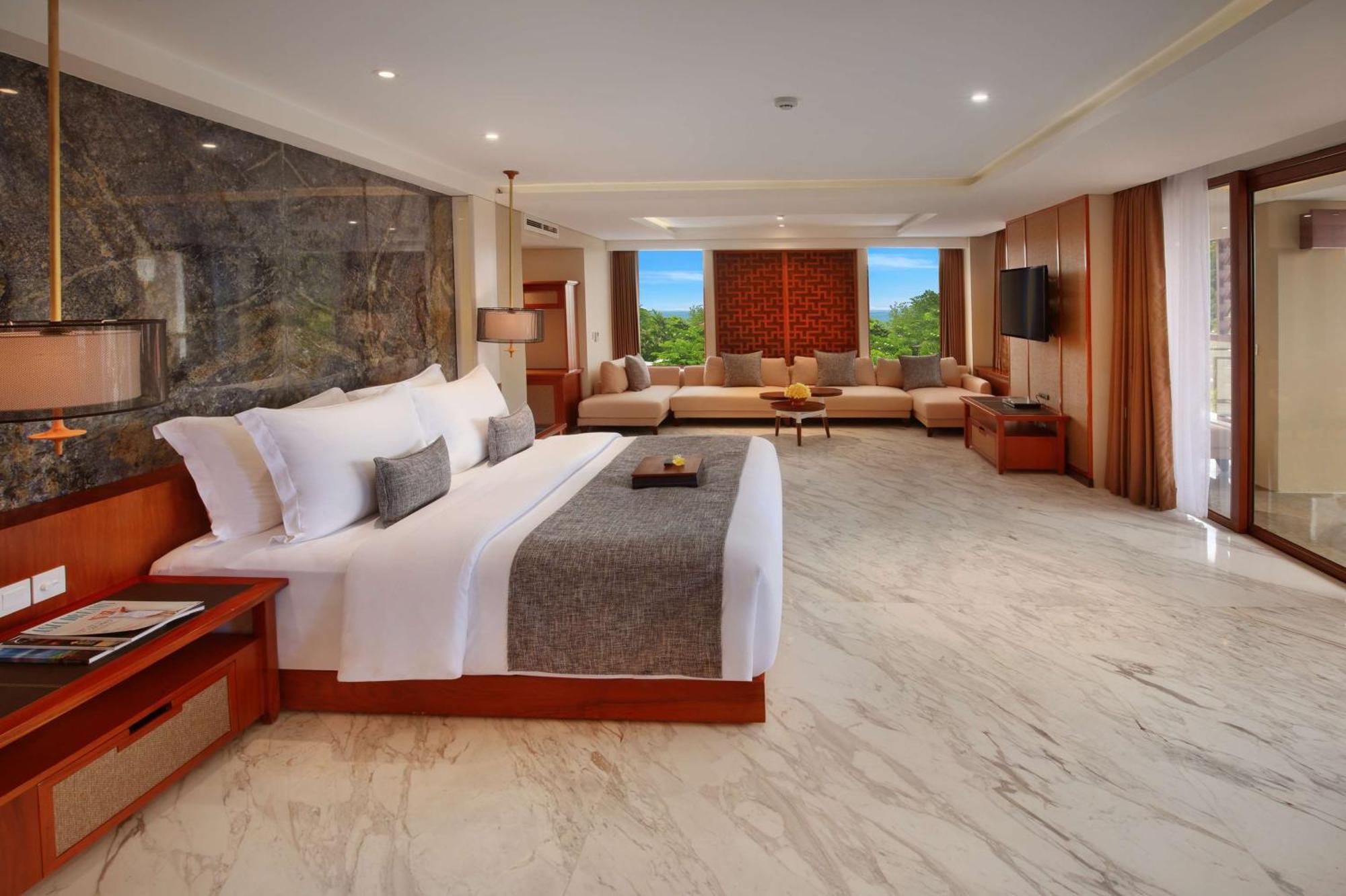 Hotel The Bandha & 5*