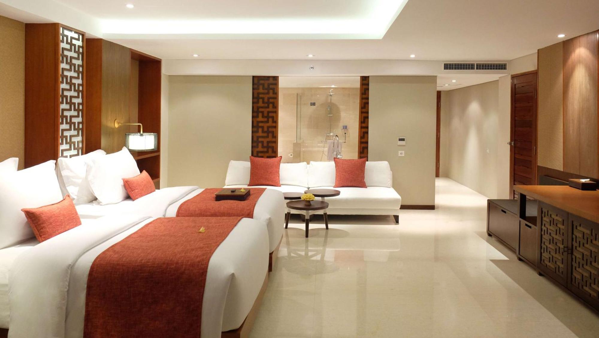 Hotel The Bandha & 5*
