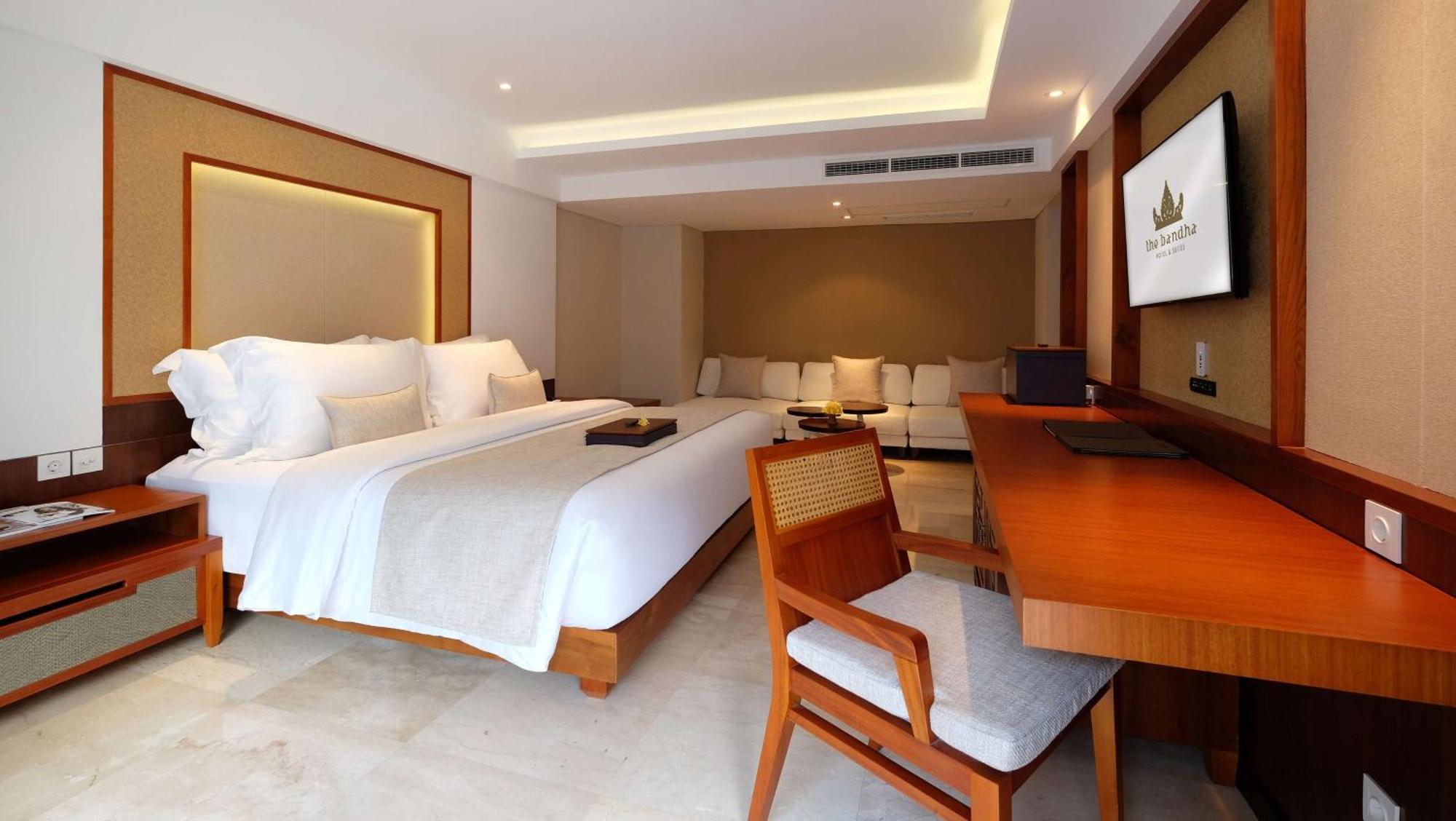 The Bandha & 5*