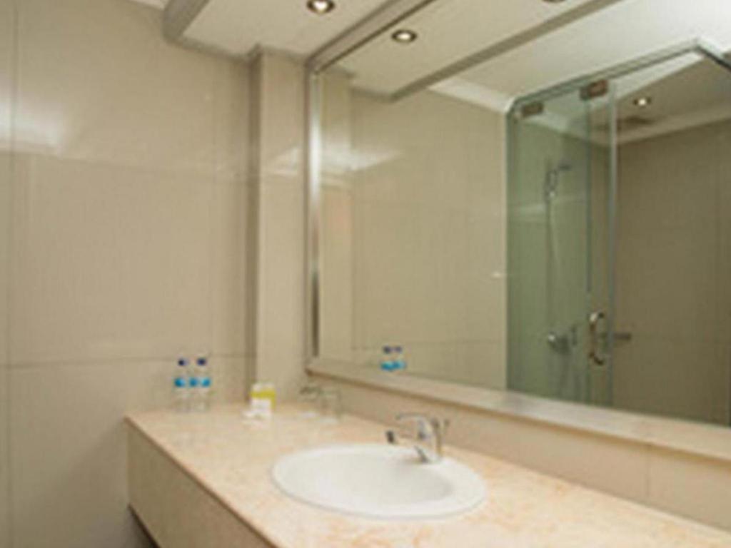 Maharani Beach Hotel 3*