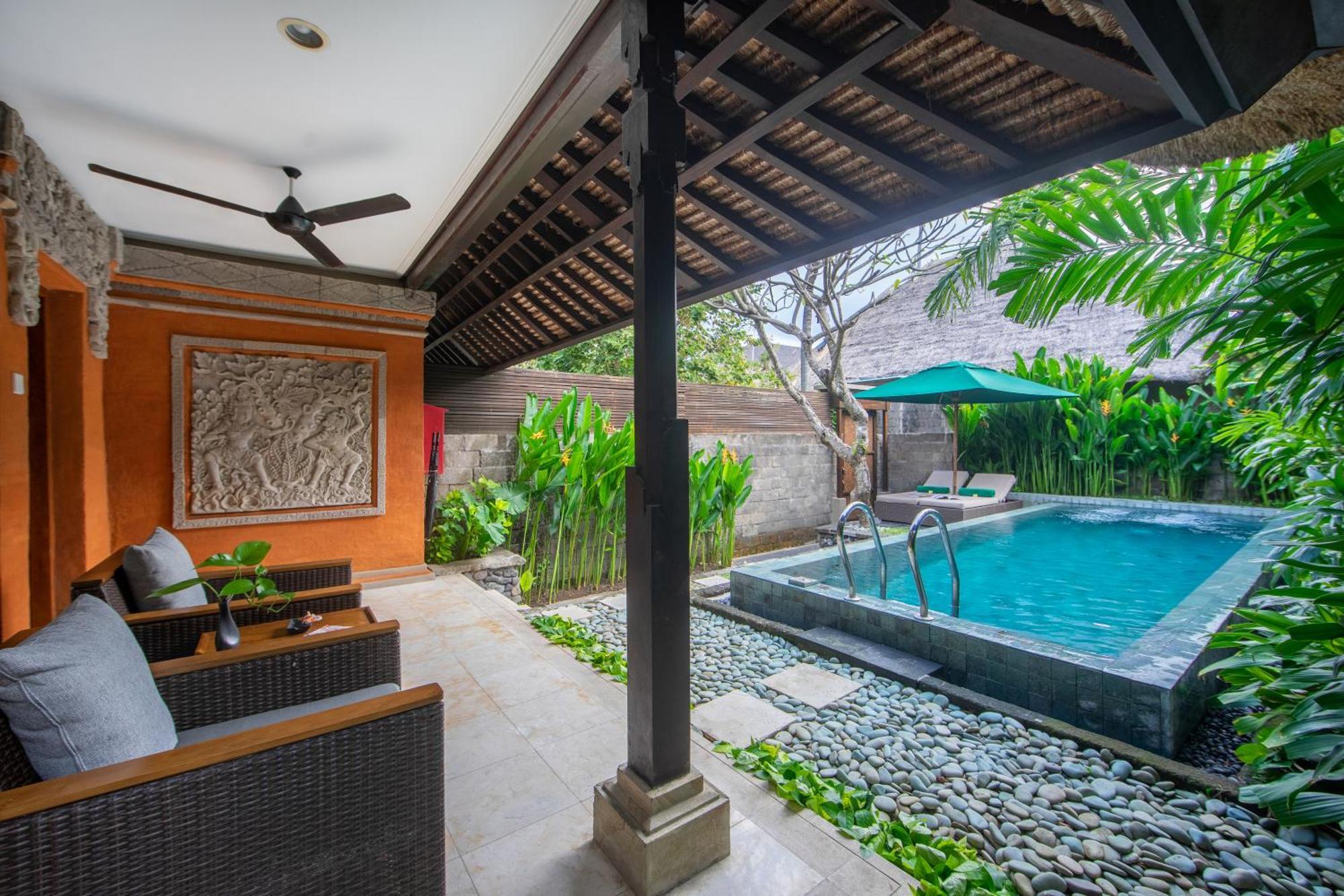Hotel Legian Beach Hotel 4*
