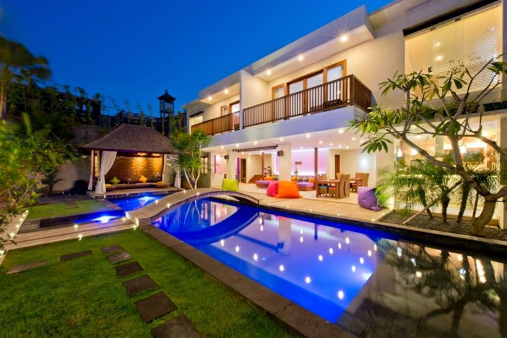 True Colors Villa Legian (Bali)