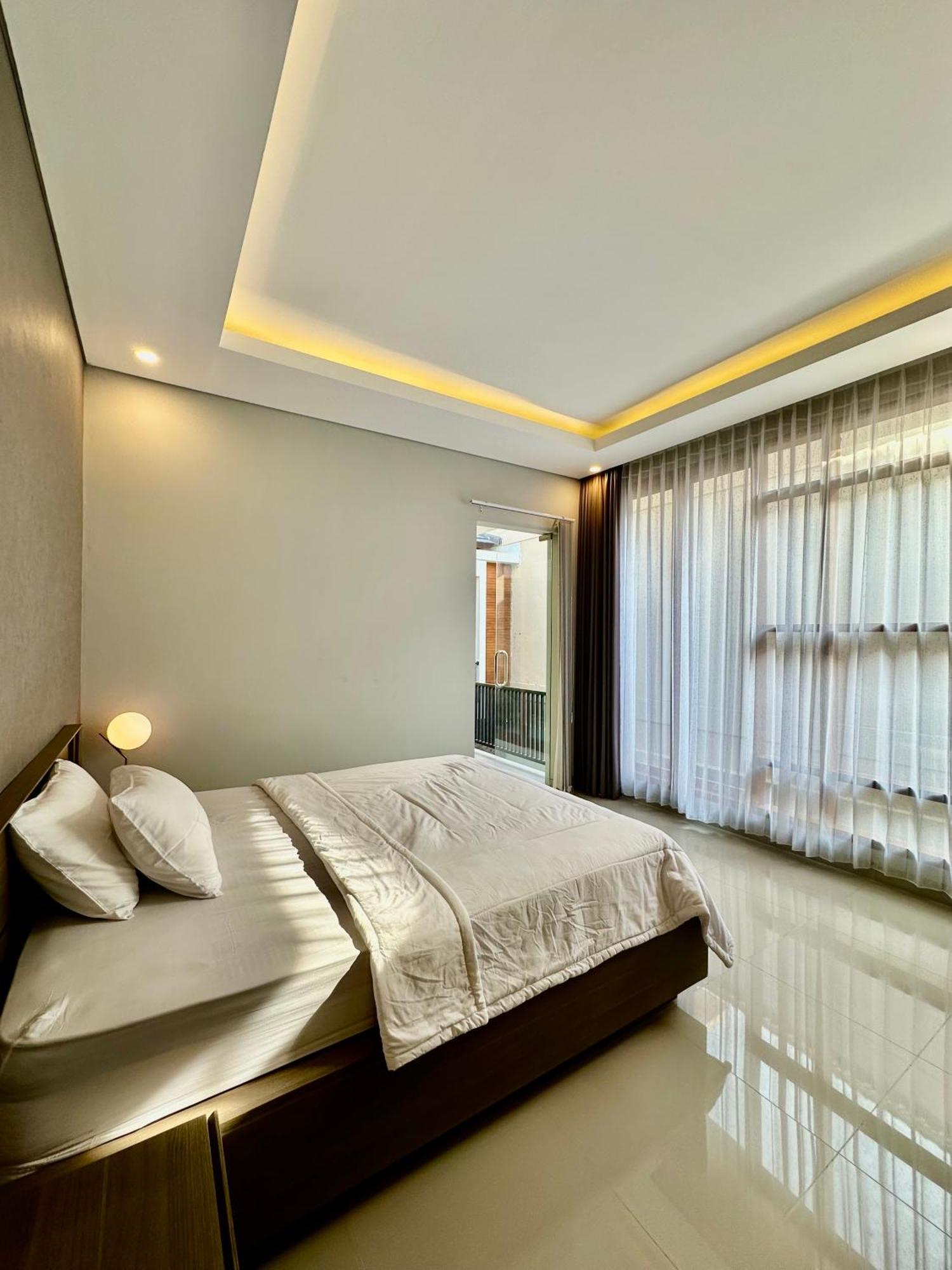 Villa Classy New 5 Bedroom In Kuta *