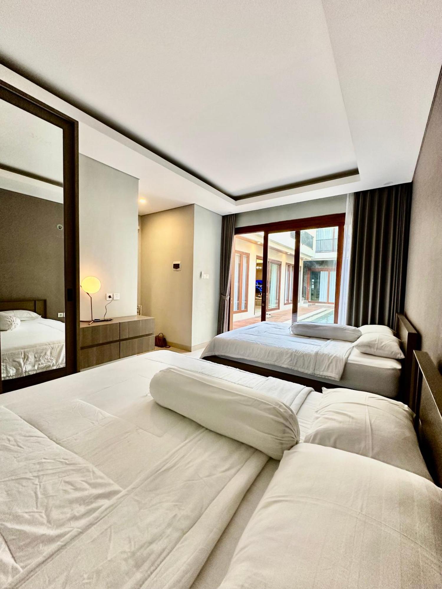 Classy New 5 Bedroom In Kuta