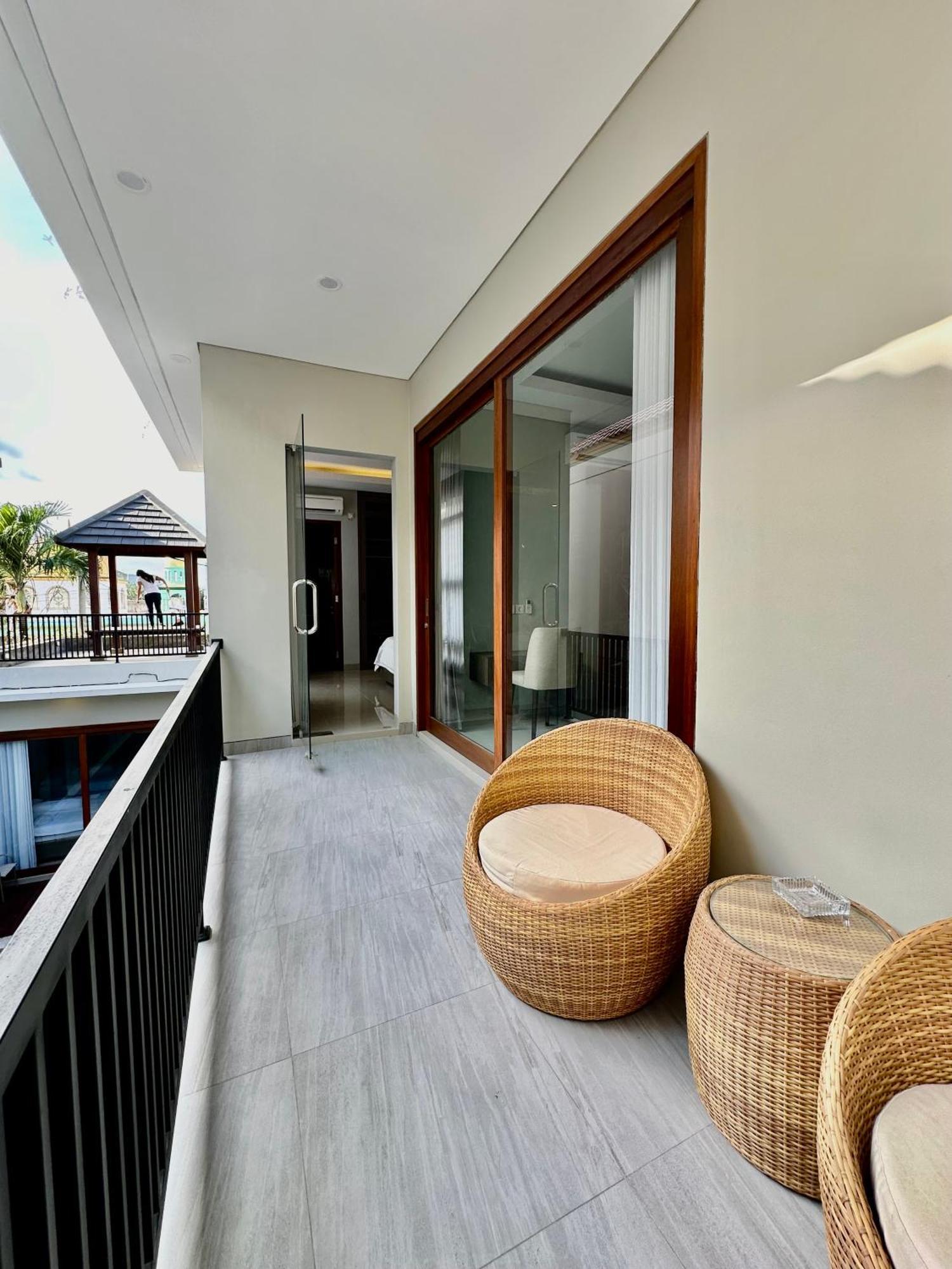 Classy New 5 Bedroom In Kuta *