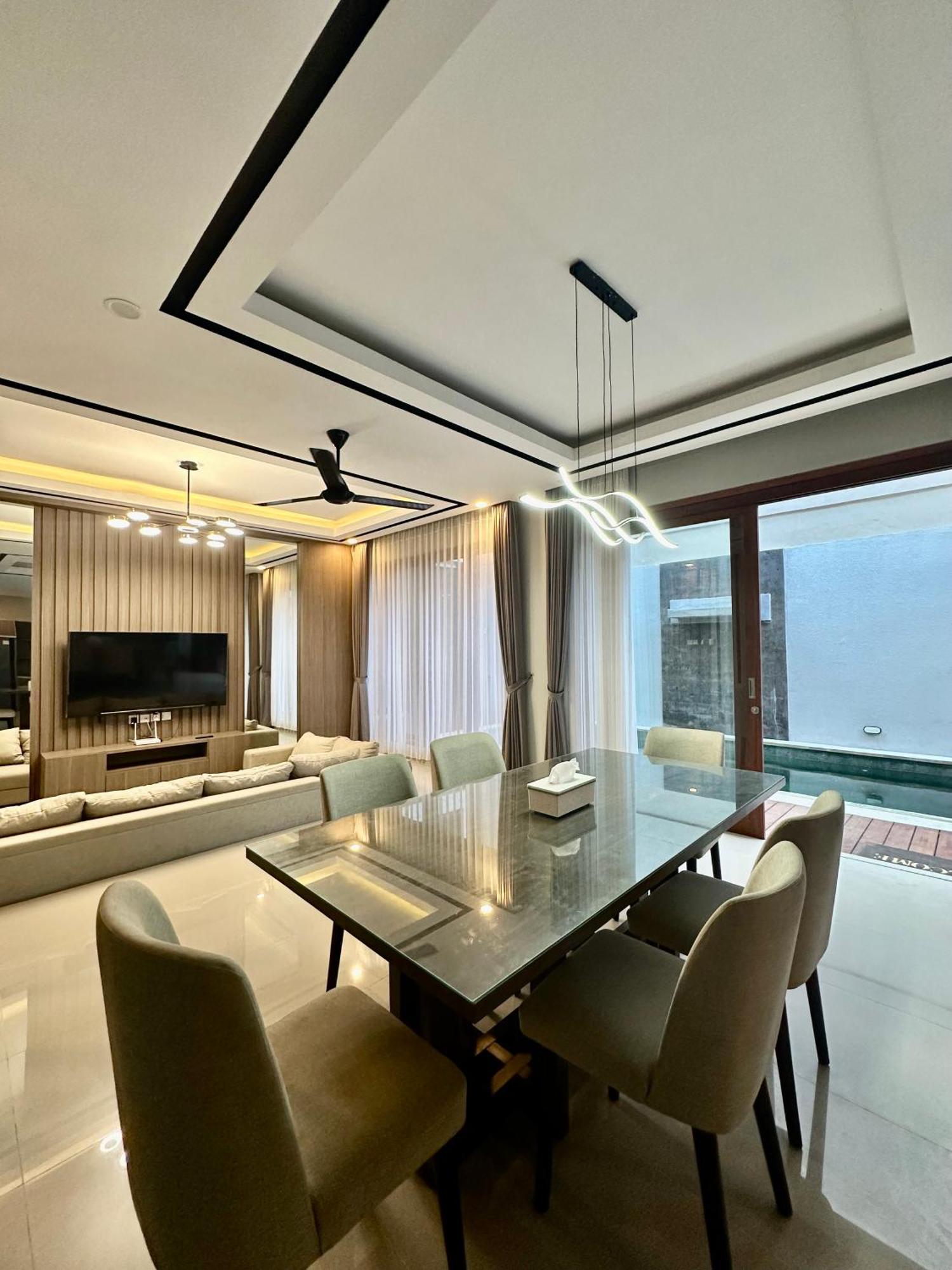 Villa Classy New 5 Bedroom In Kuta