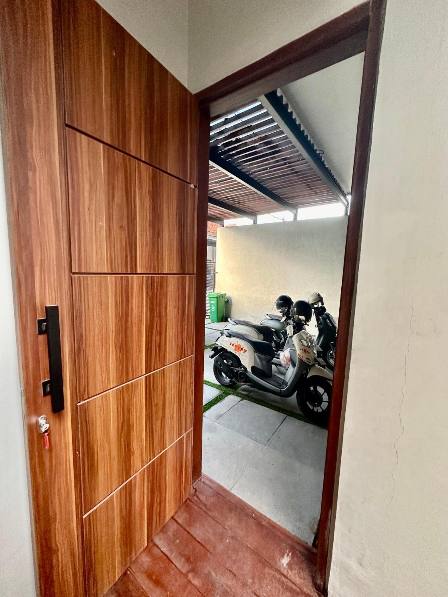 Classy New 5 Bedroom In Kuta Villa Legian (Bali)