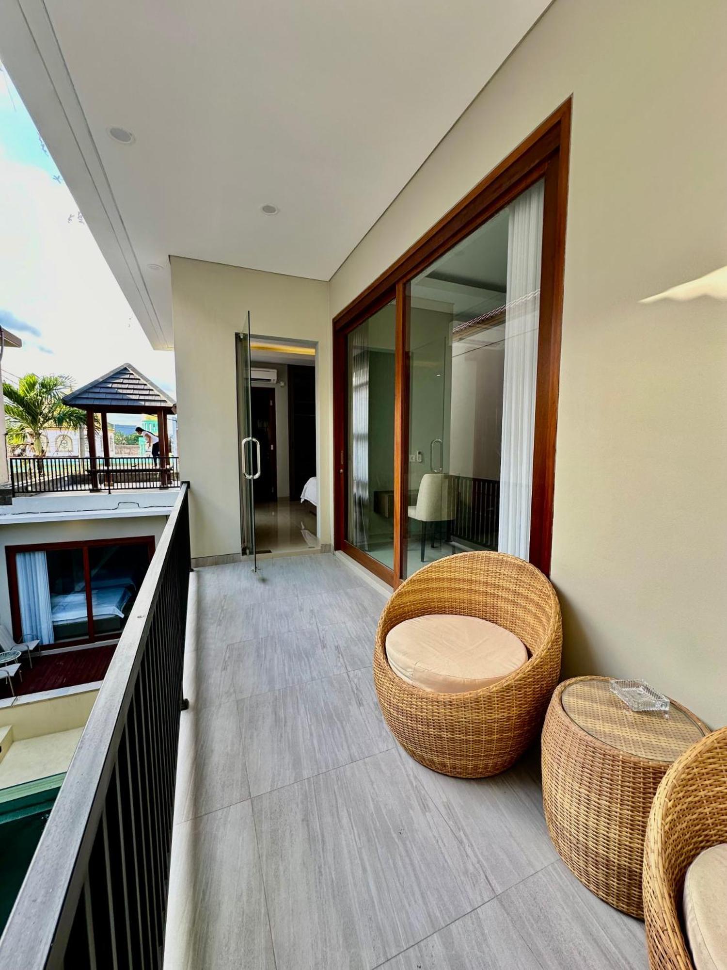 Villa Classy New 5 Bedroom In Kuta *