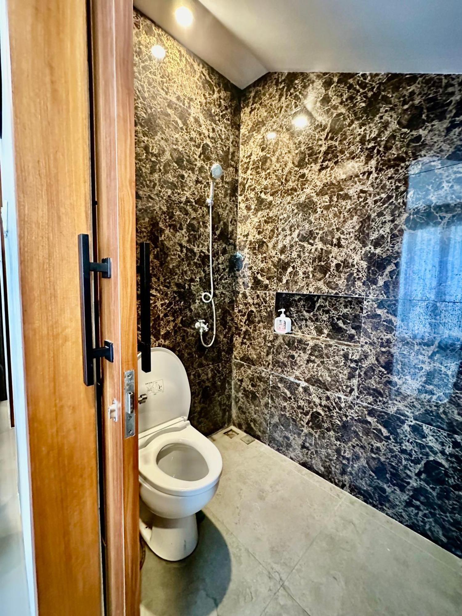 Classy New 5 Bedroom In Kuta