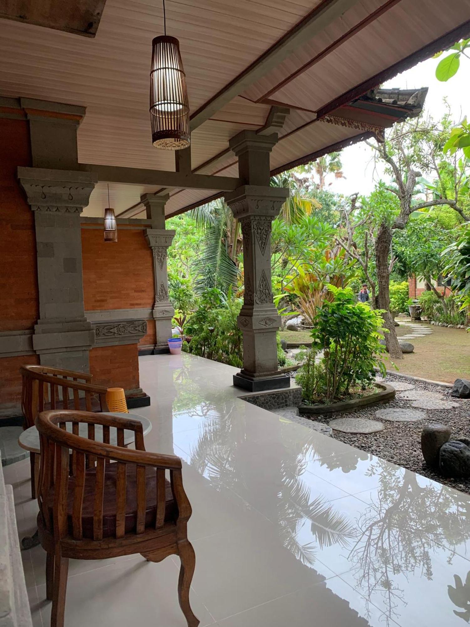 Three Brothers & Guest house Legian (Bali)