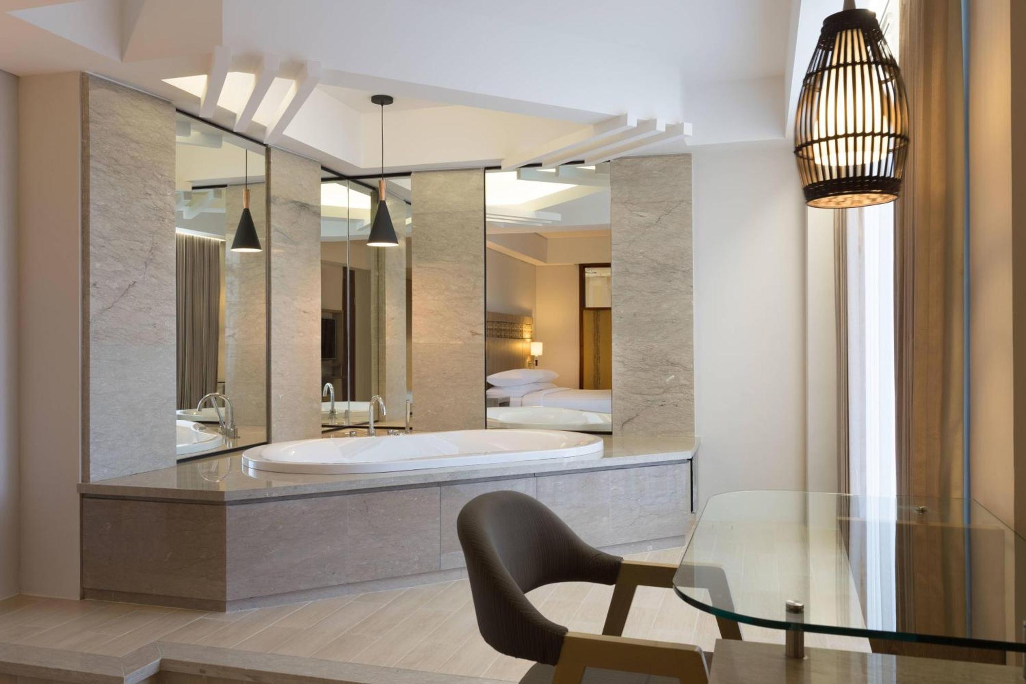 Hotel Fairfield By Marriott Bali 4*