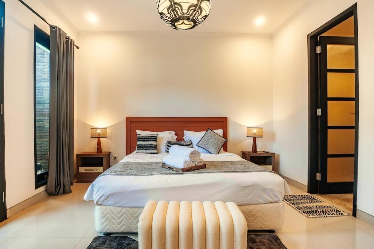 Villa Cozy 3br 5min Walk To Shops, Legian (Bali)