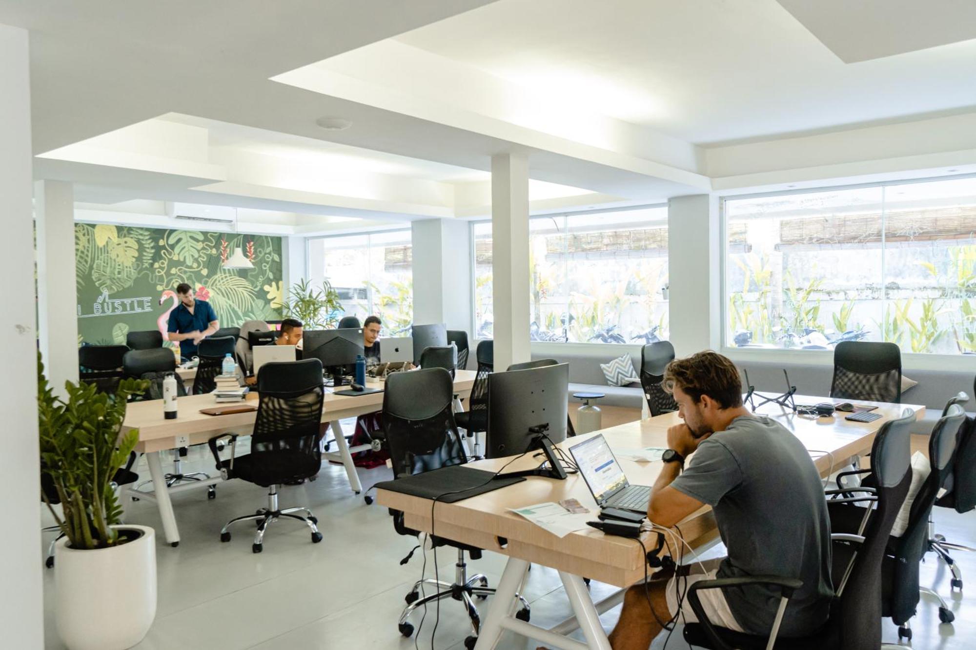 Bali Bustle Kuta Coliving & Coworking Space Aparthotel Legian (Bali)