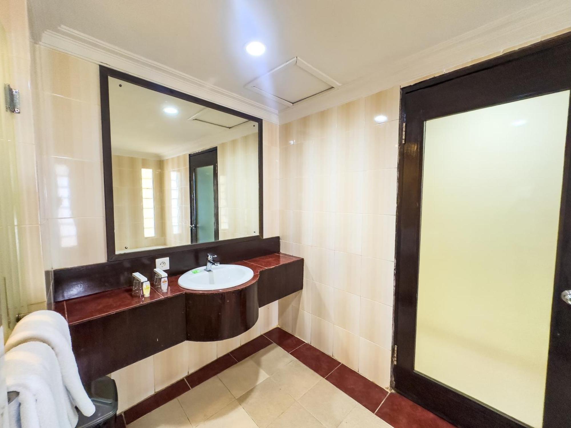Champlung Mas Legian, Kuta Hotel 4*
