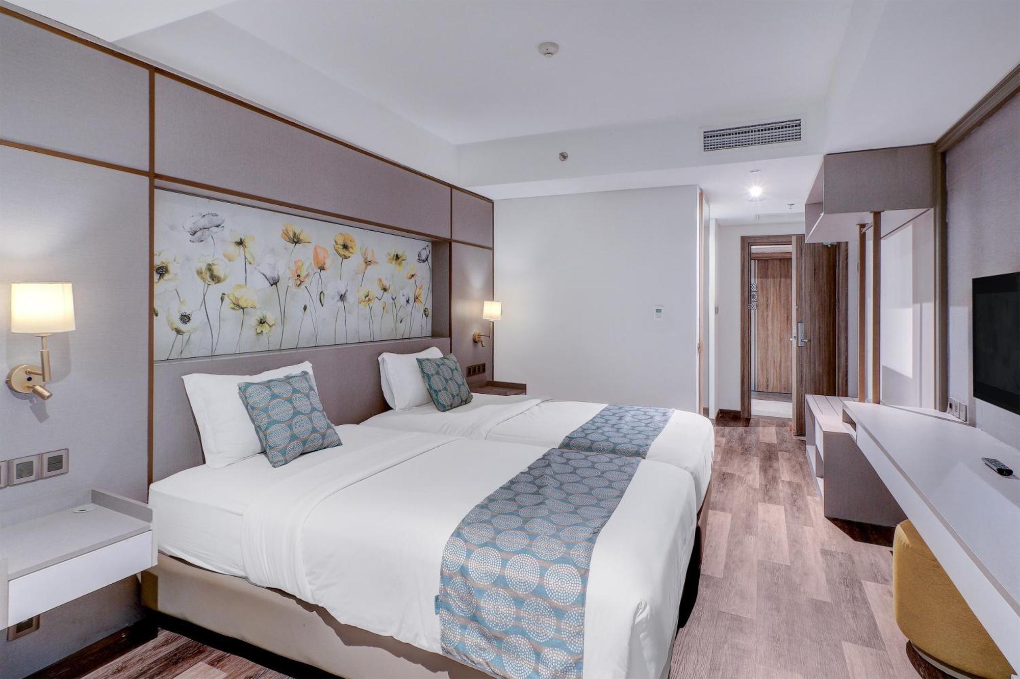 Checkmyguestt Arshika Sunset Road Hotel