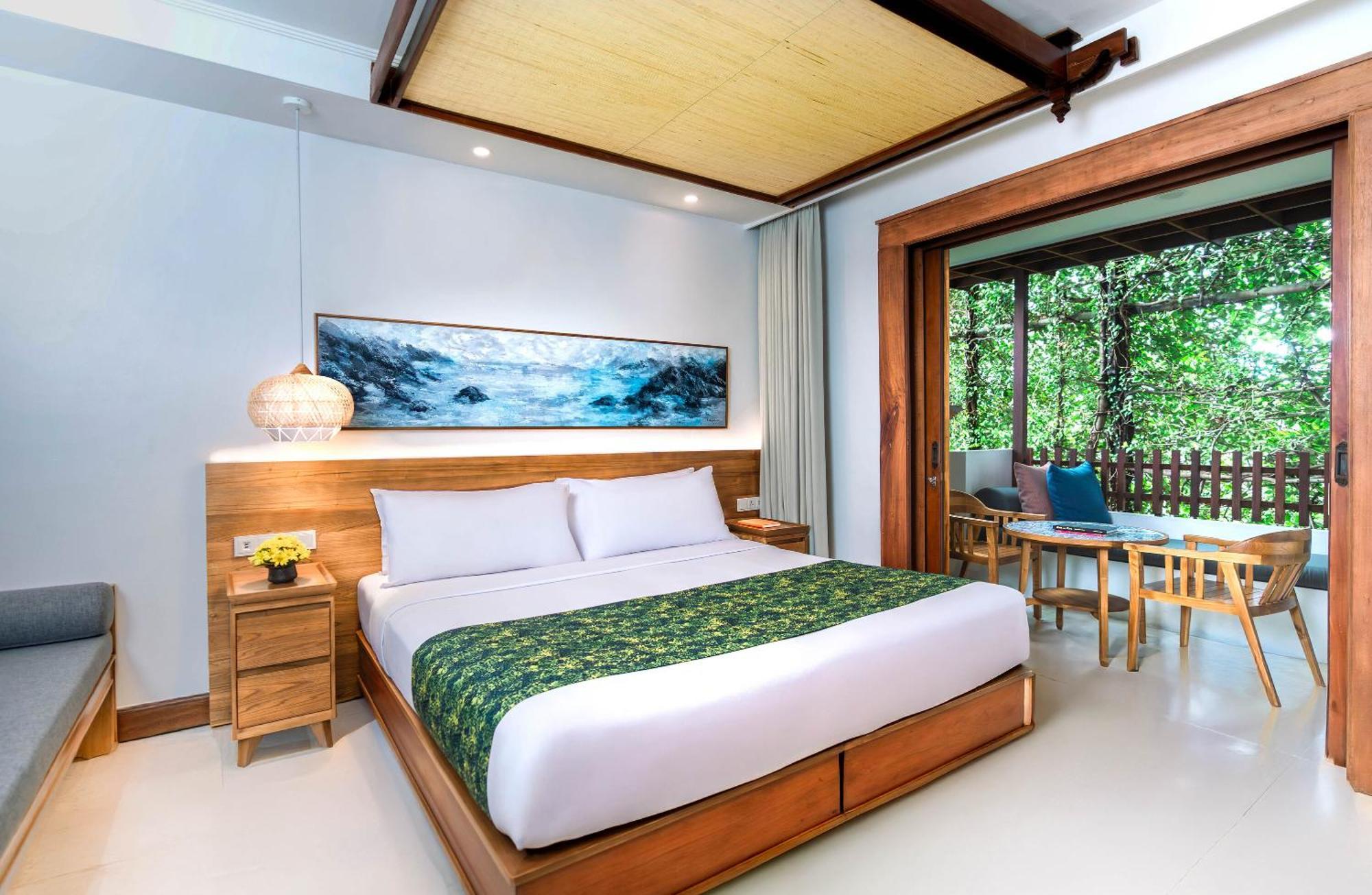 Legian Beach Hotel 4*