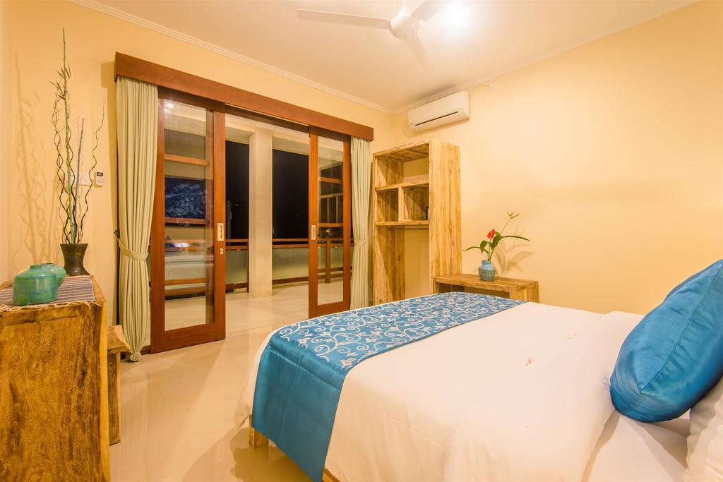 Tepi Sungai Villa *