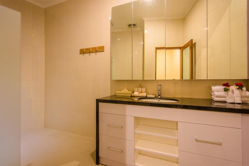 Tepi Sungai Villa Legian (Bali)