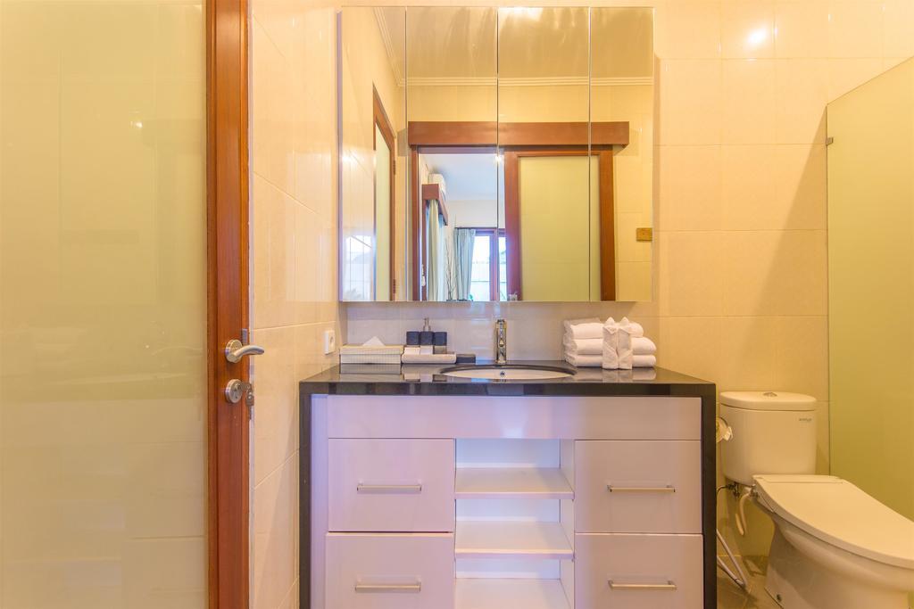 Villa Tepi Sungai *