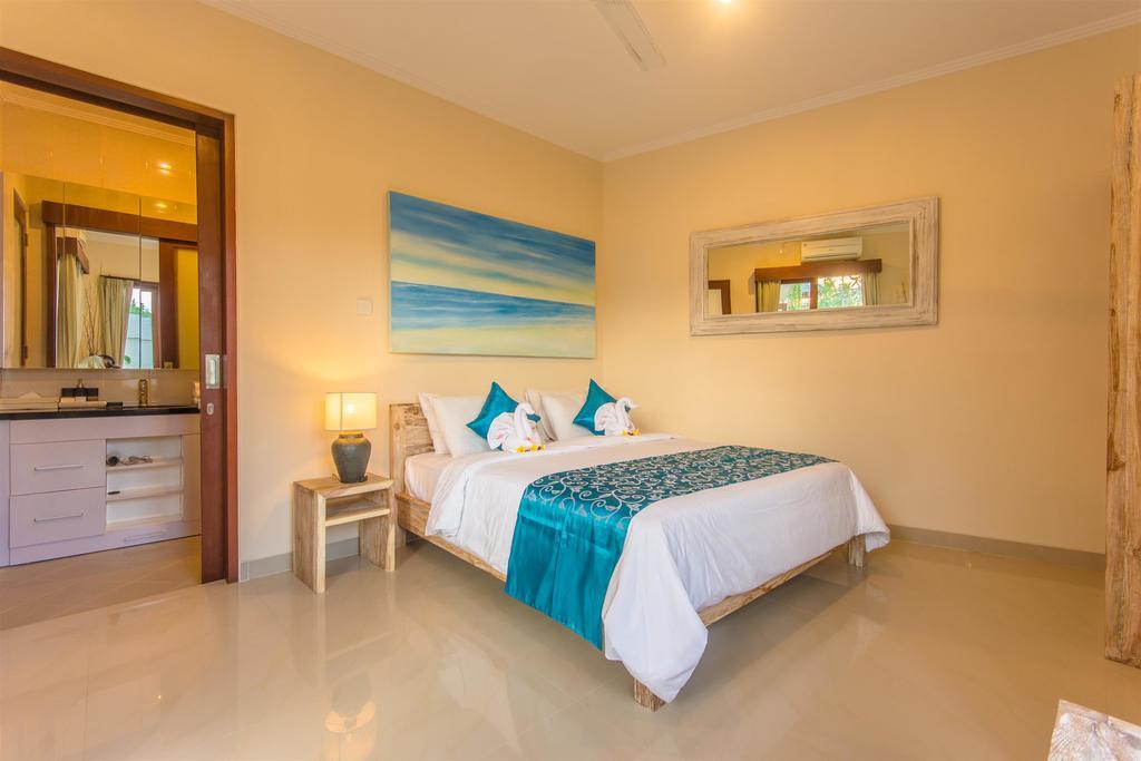 Tepi Sungai Villa *