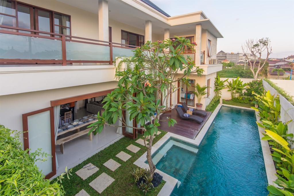 Villa Tepi Sungai