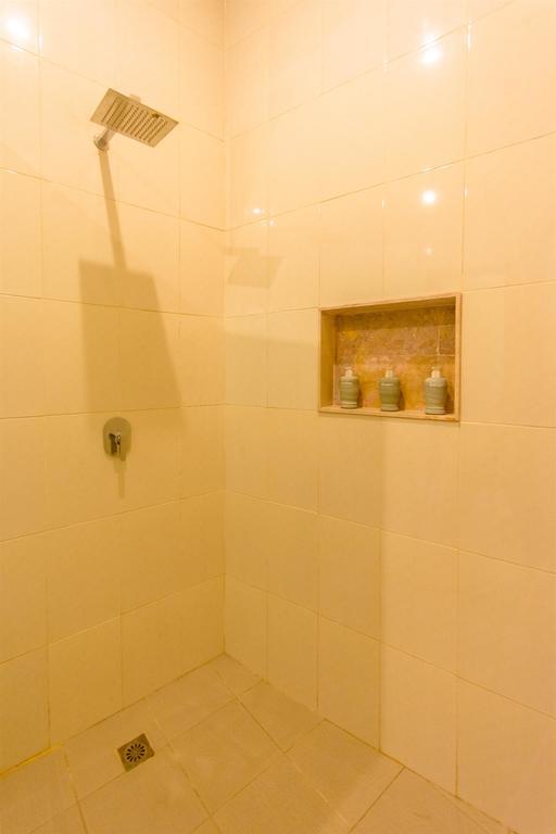 Tepi Sungai Villa *