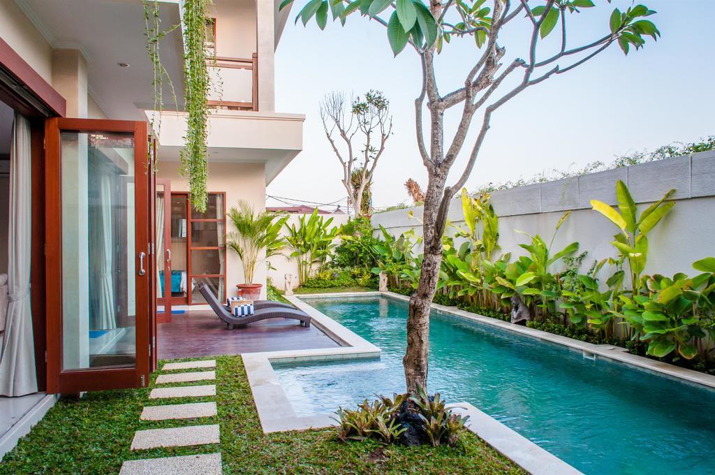 Villa Tepi Sungai Legian (Bali)
