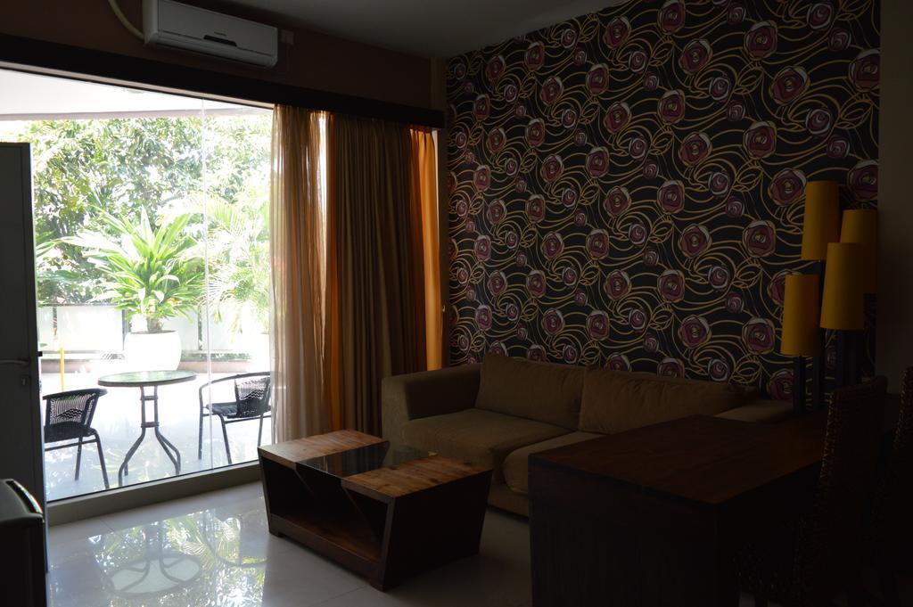 Marinos Place