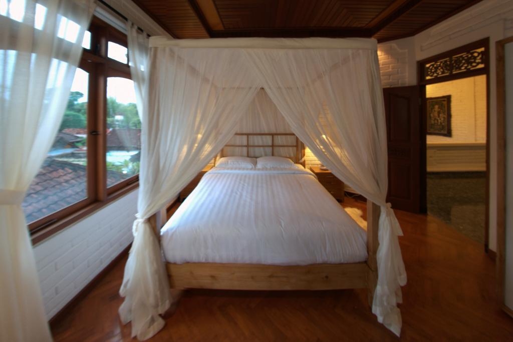 Asih Villa *