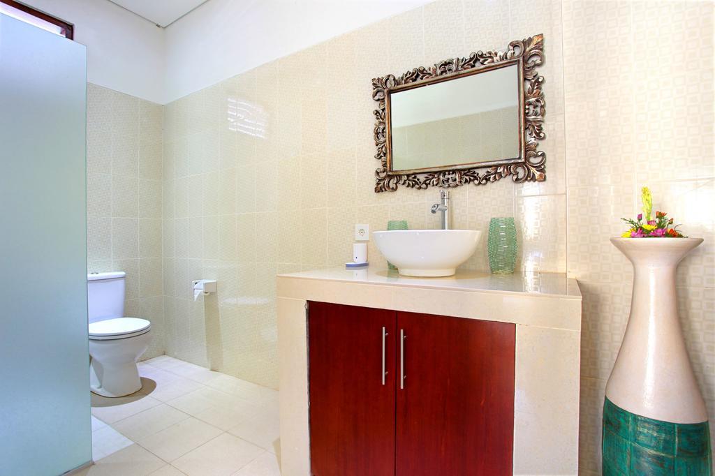 Legian Beach Villas Hotel 3*