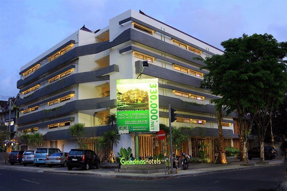 Grandmas Hotel 3*