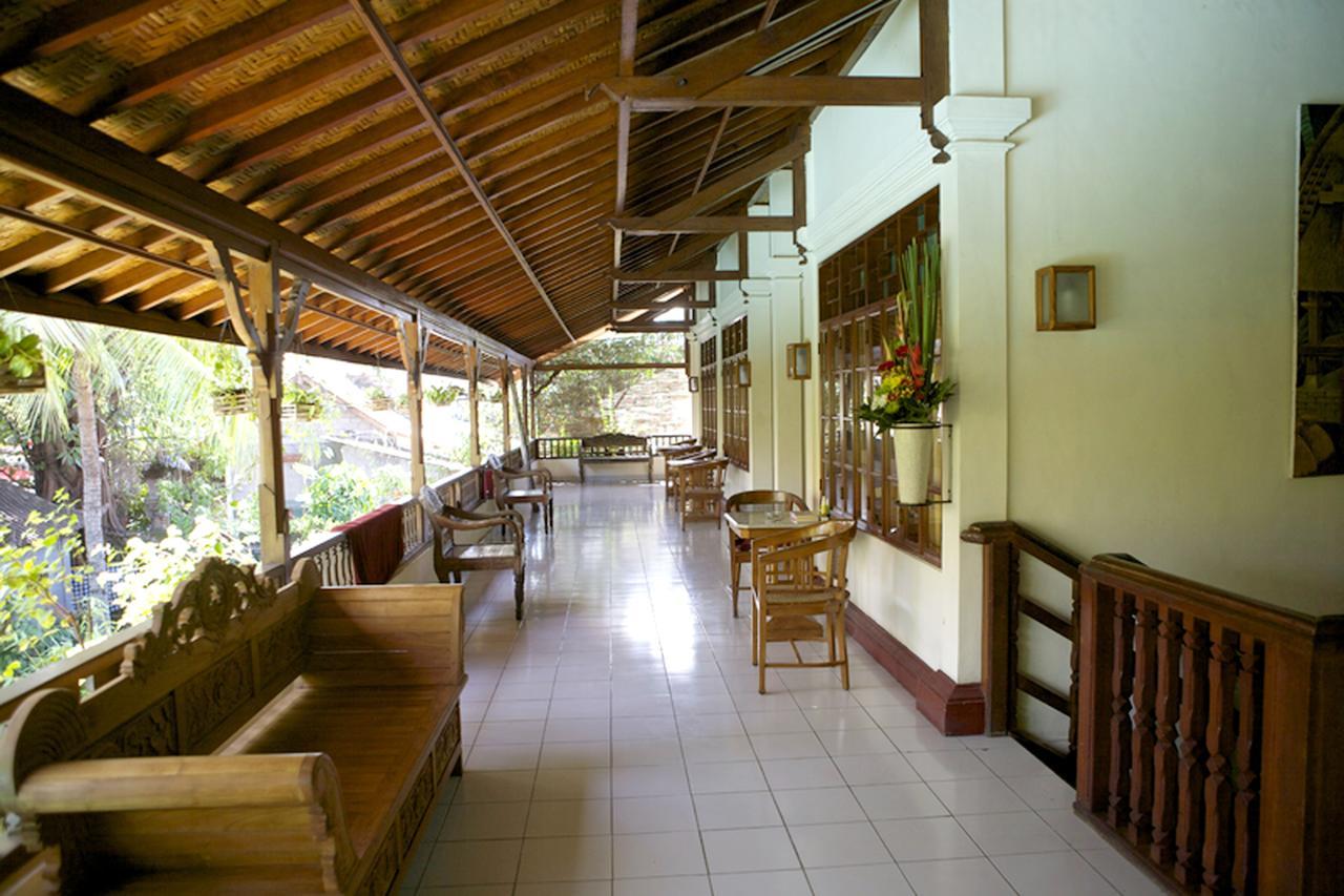 Un's Hotel Legian (Bali)