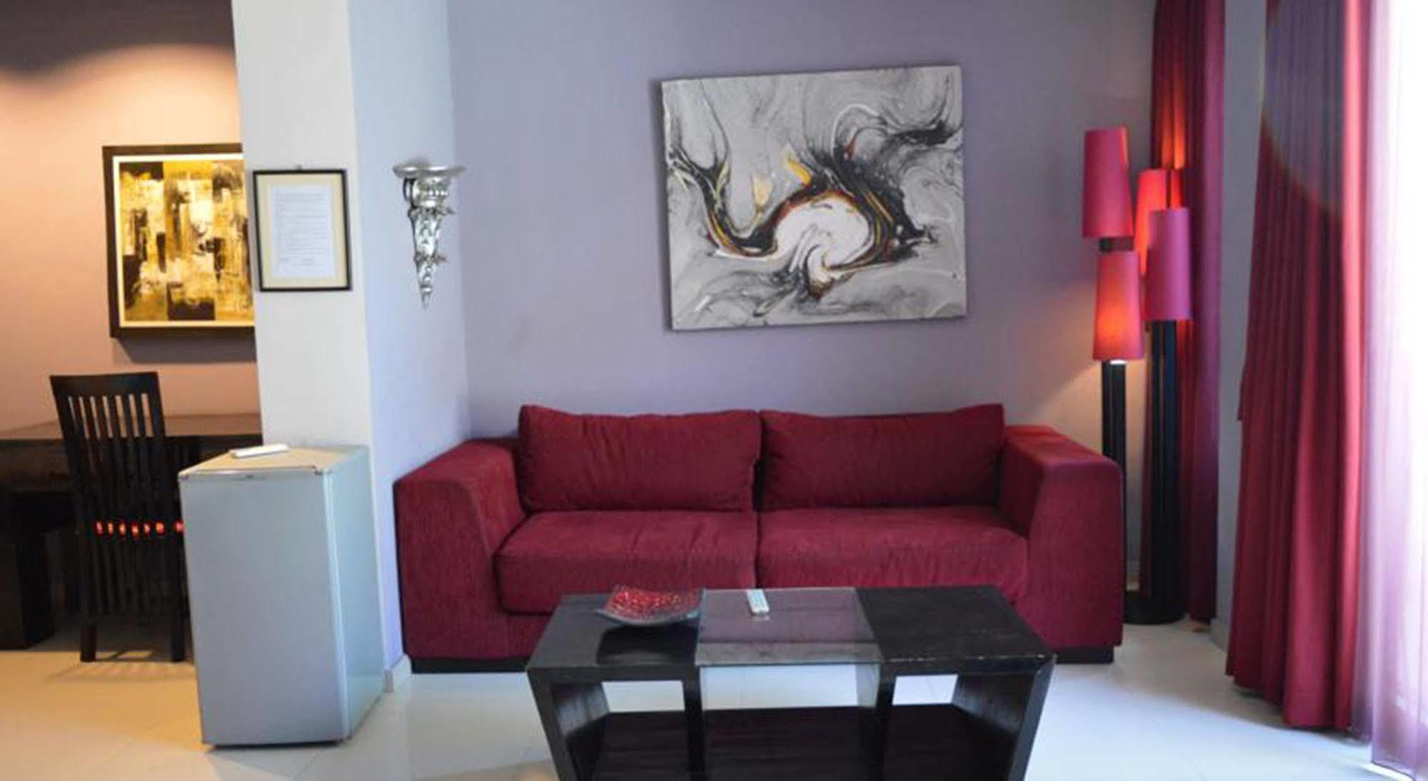 Marinos Place