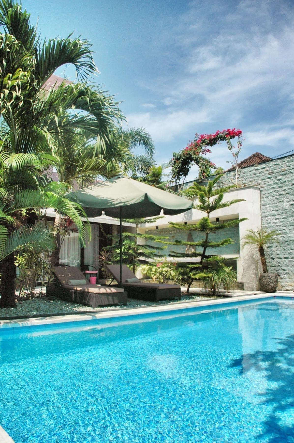 Marinos Place Guest house Legian (Bali)