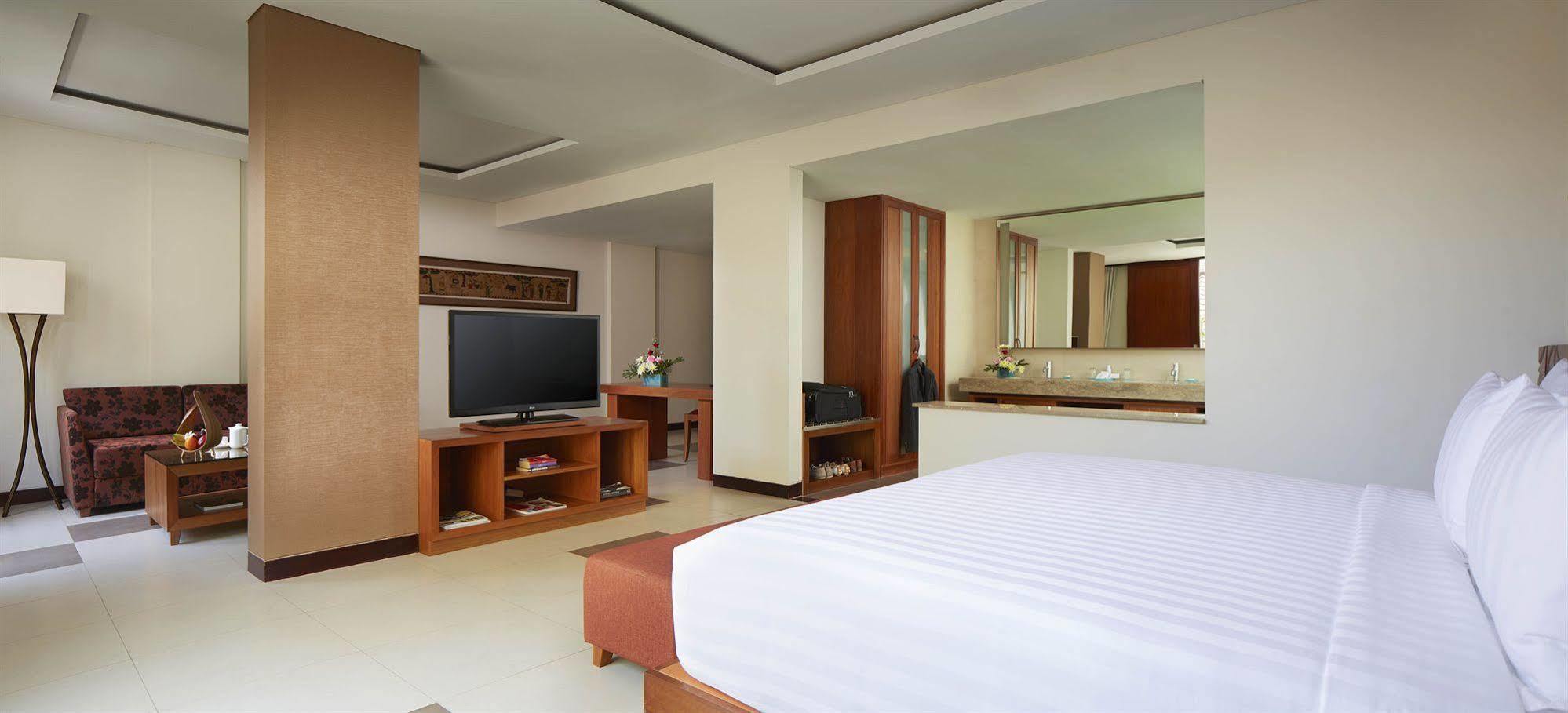 Sun Island & Hotel Legian (Bali)