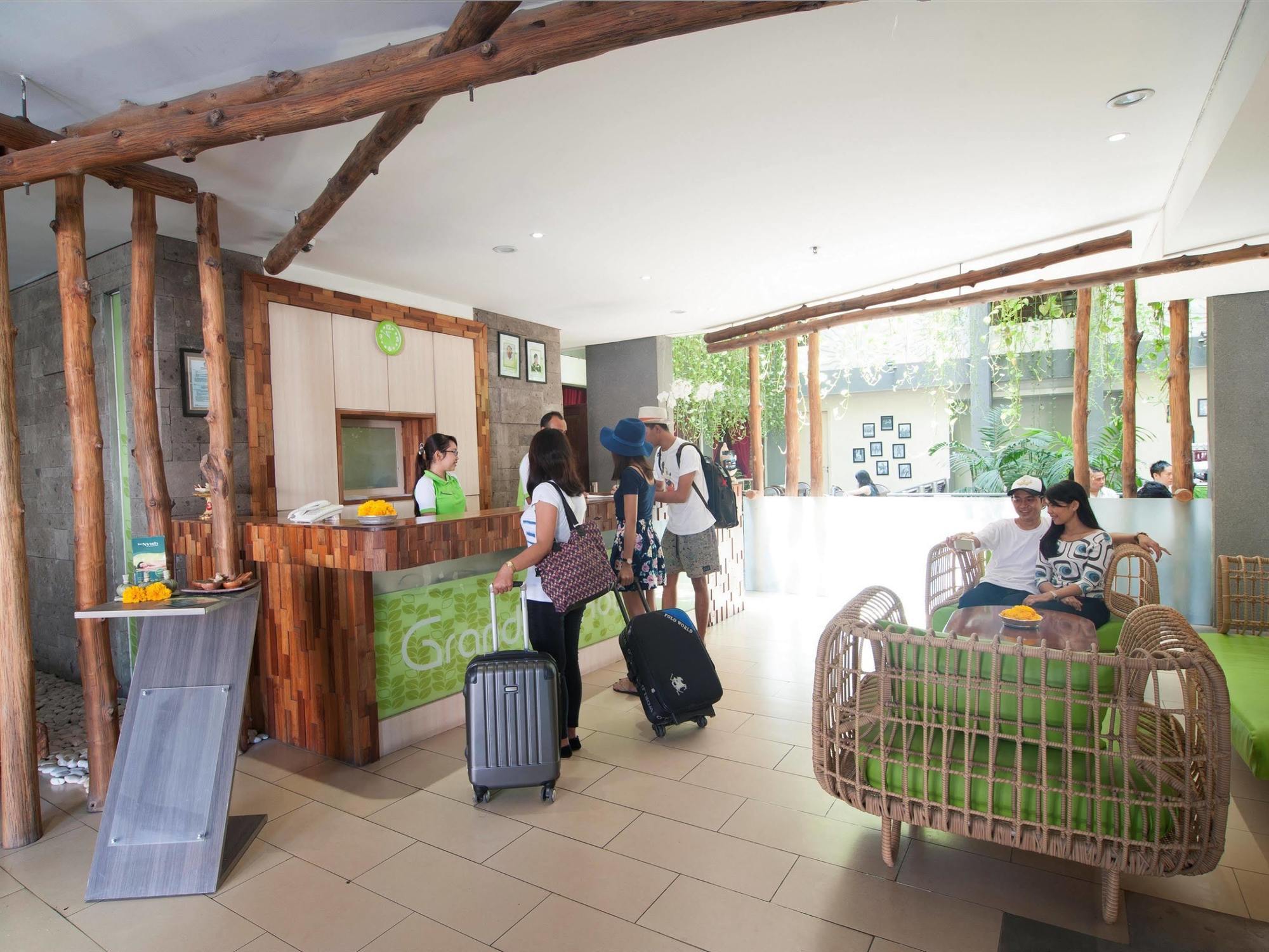 Hotel Grandmas Legian