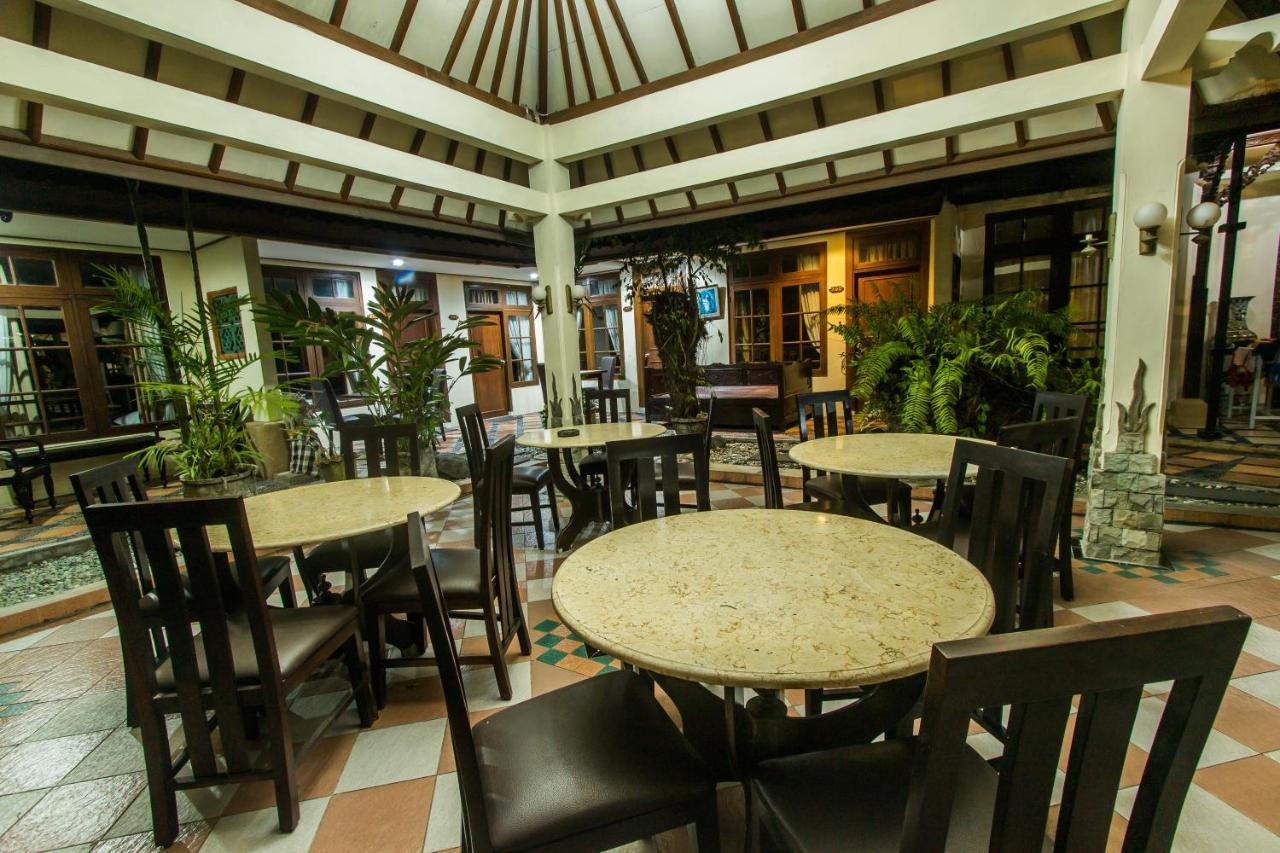 Sri Ratu Guest house 2*