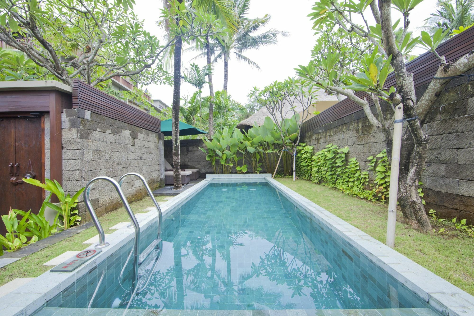 Legian Beach Villas