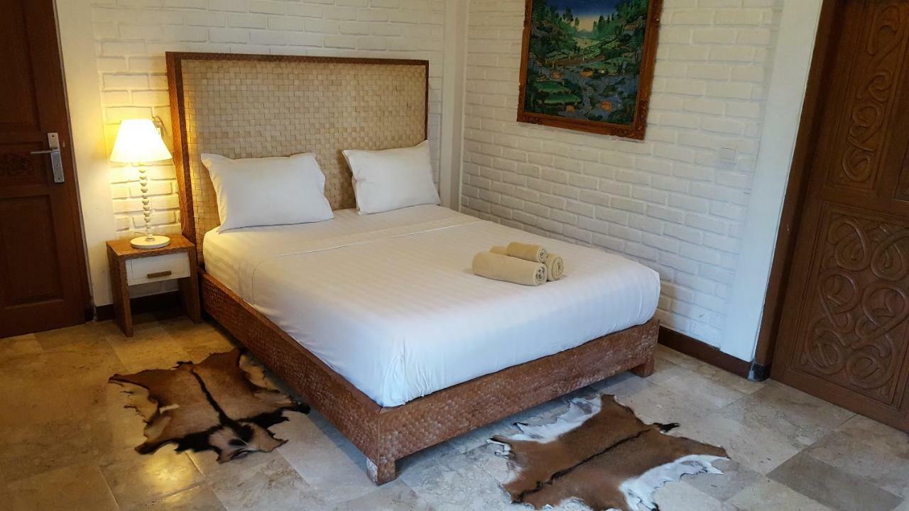 Tirta Kuta-legian * Legian (Bali)