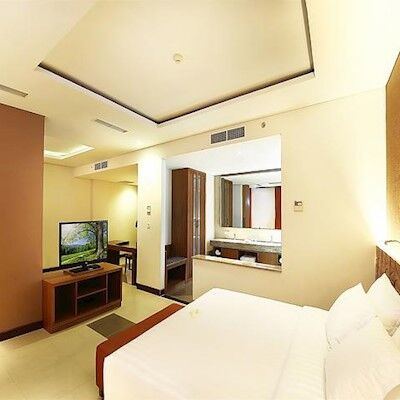 Sun Island & Hotel