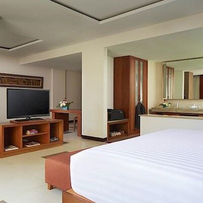 Sun Island & 4*